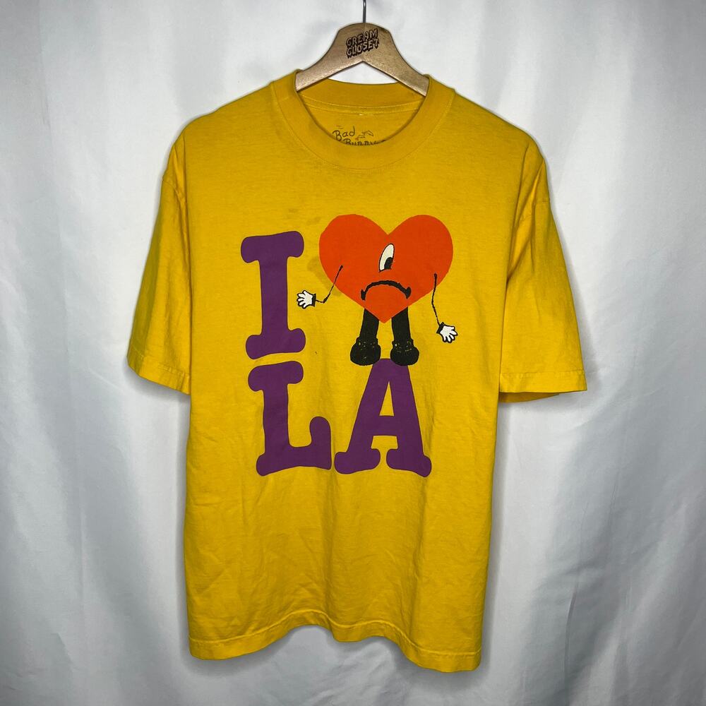 Bad Bunny Tirar Mas Fotos Verano Sin Ti El Ultimo Tour Del Mundo LA Tour Merch M
